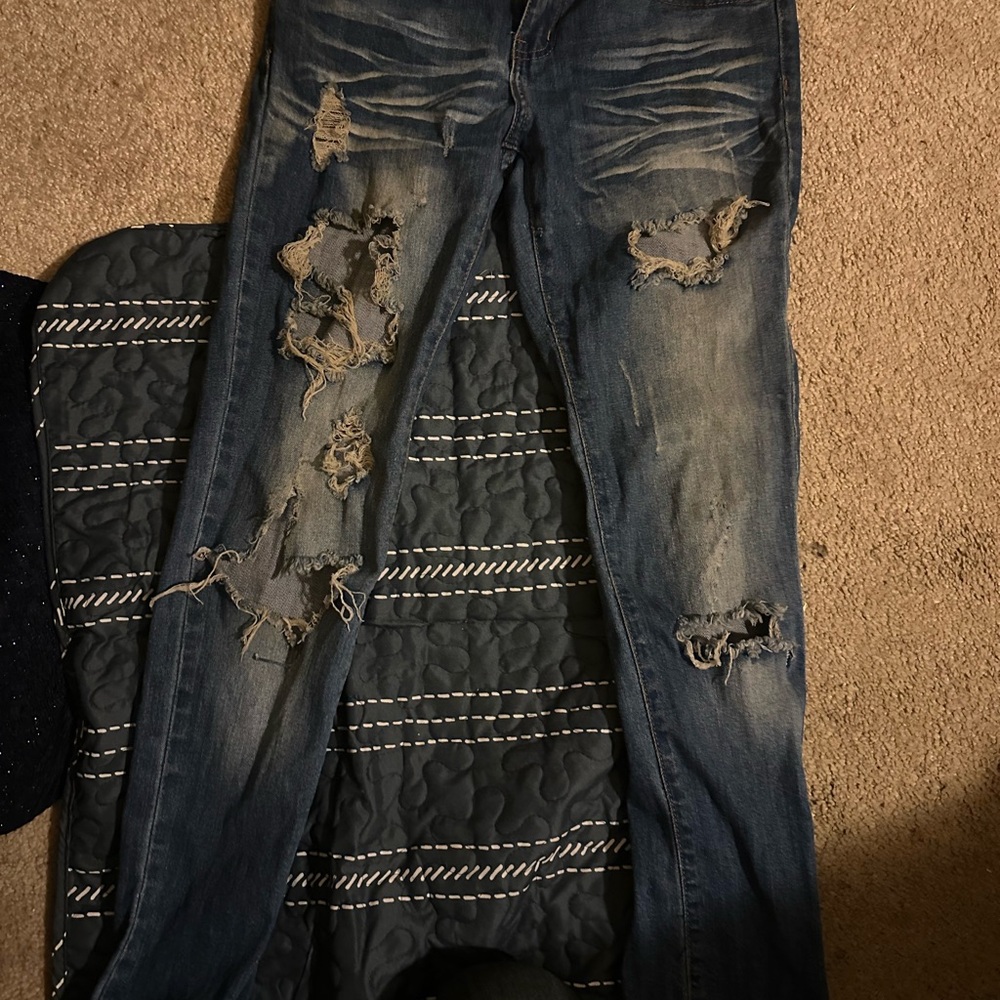 VIP DISTRESSED JEANS 5/6